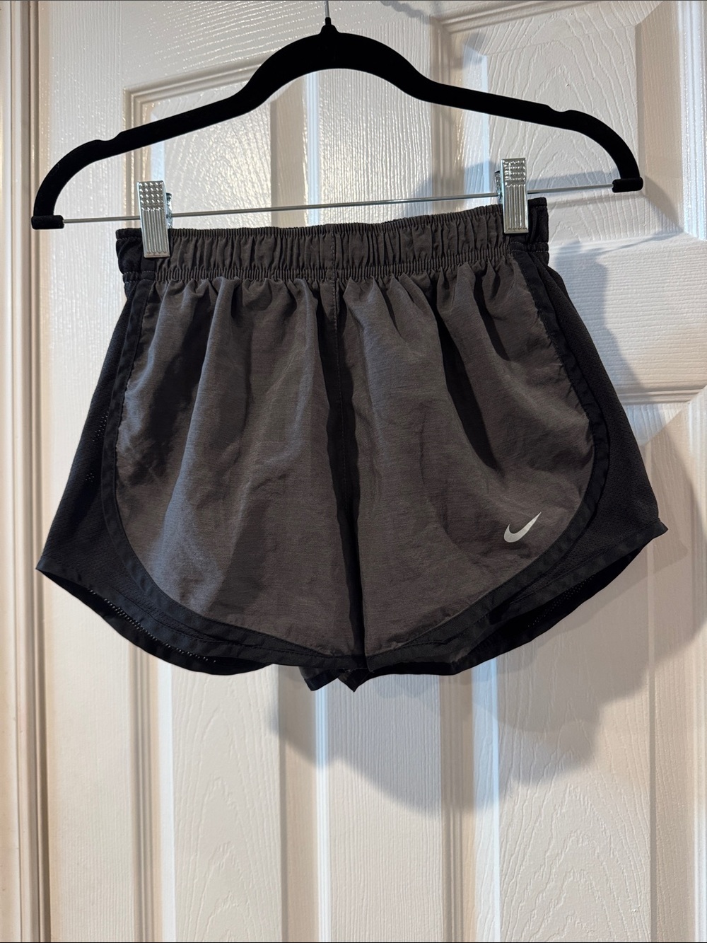 EUC Nike Women's Black & Dark Gray Athletic Shorts xs